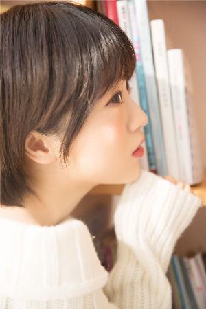 领导扒开我奶罩吸我奶头视频